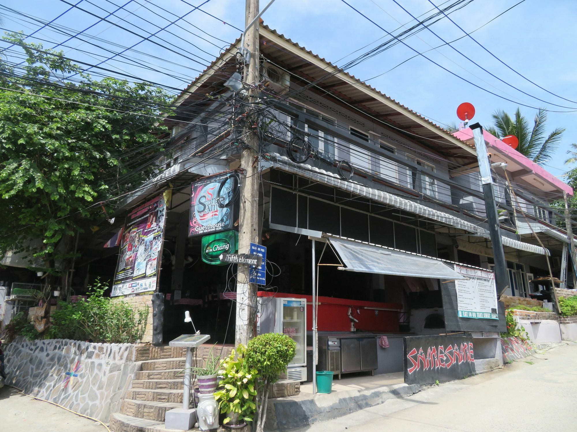 Same Same Guesthouse, Bar & Restaurant (Adults Only) Хаад Рин Экстерьер фото
